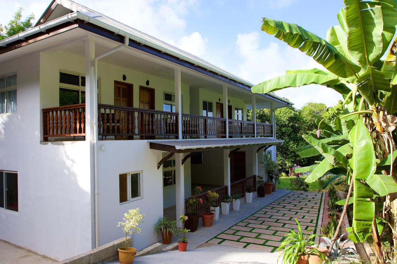 Cote Jardin - Chalets Cote Mer Baie Sainte Anne Exterior foto